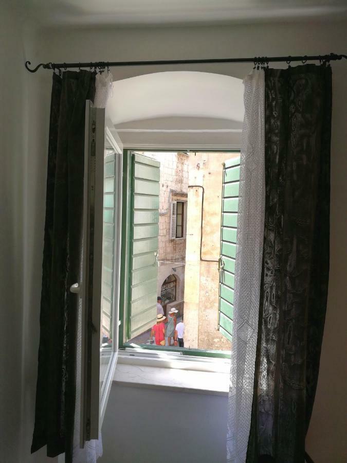 Diocletians Palace Apartment For Two Split Bagian luar foto