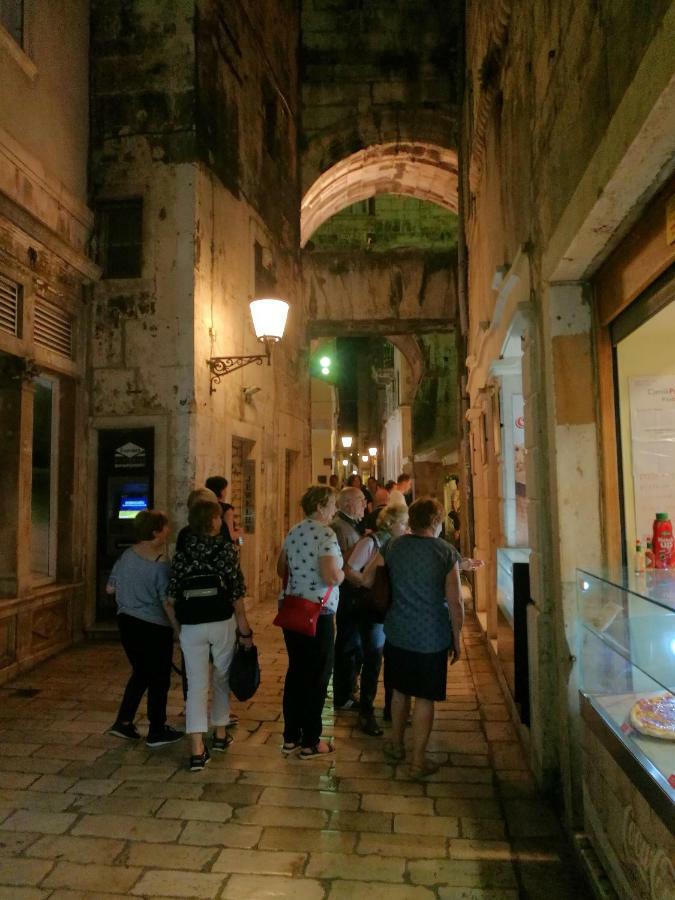 Diocletians Palace Apartment For Two Split Bagian luar foto